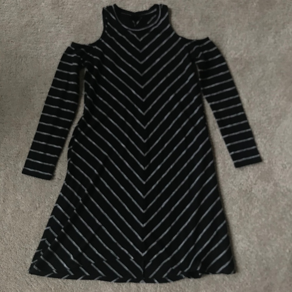 🌻a.n.a Diagonally Striped Cold Shoulder Mock Turtleneck Dress